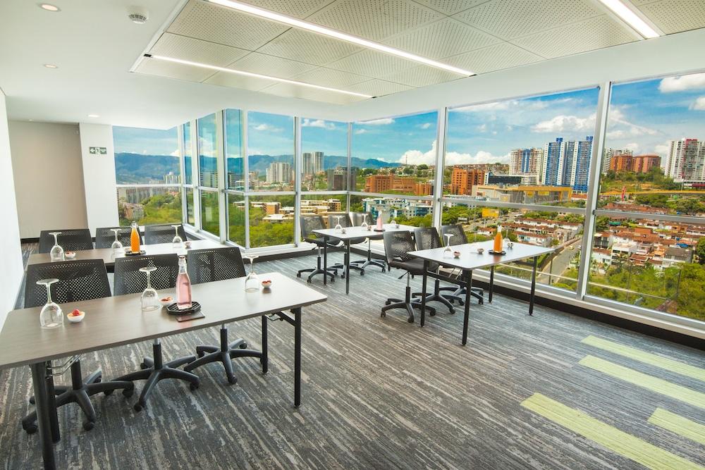 Sonesta Hotel Bucaramanga Floridablanca Exterior photo Meeting room at the hotel