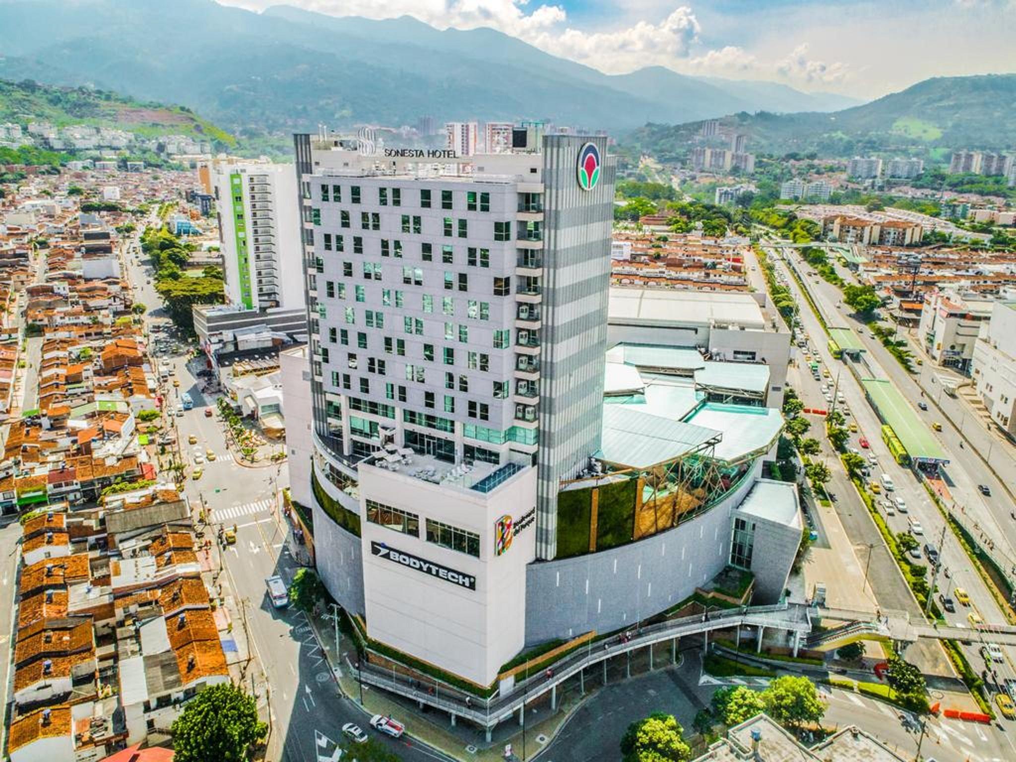 Sonesta Hotel Bucaramanga Floridablanca Exterior photo Aerial view of the hospital