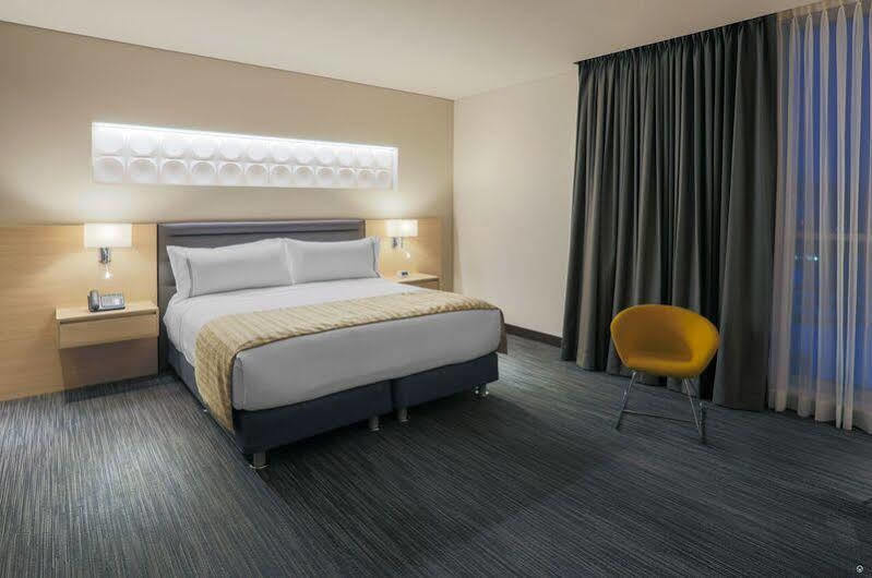 Sonesta Hotel Bucaramanga Floridablanca Exterior photo A bedroom at the Hilton London Heathrow