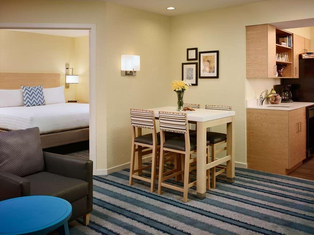 Sonesta Hotel Bucaramanga Floridablanca Room photo A typical suite at a Residence Inn
